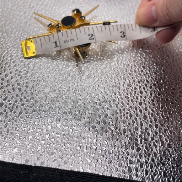 2.15.26-12 Vintage Gold & Black Brooch & Clip Earrings Set - Picture 15 of 16